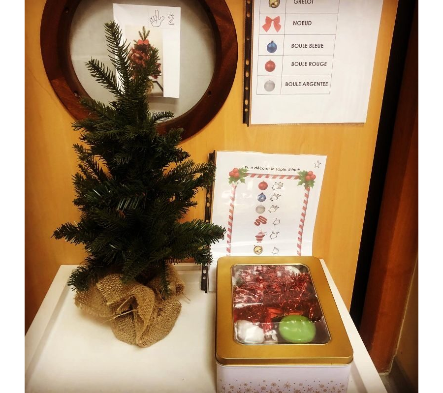 Atelier décoration du mini sapin de Noël